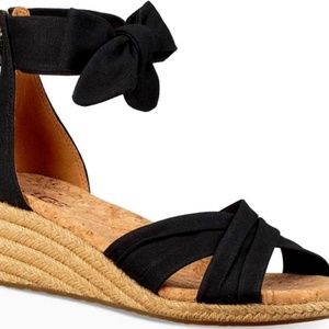 Ugg Traci espadrilles  black US sz8   UK sz7 new without box